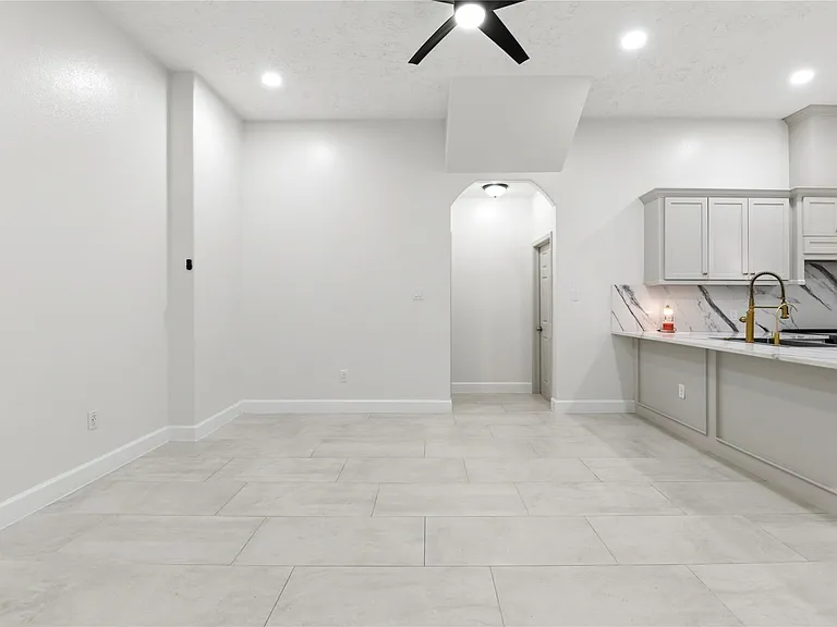 9403 Spaulding St — Photo 14