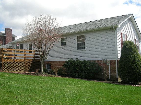 5th image of 630 Wytheview Dr
