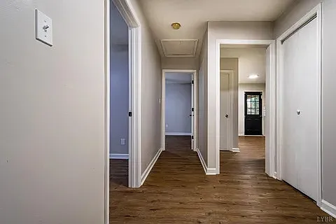 2712 Memorial Ave — Photo 10