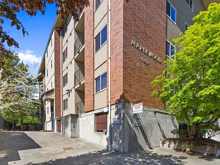 Maplewood Apartments One Month Free! — Photo 14