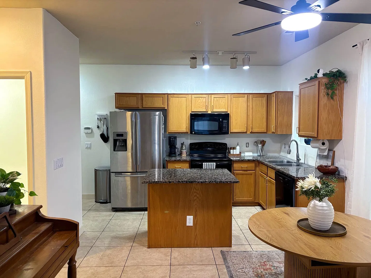2 bed, 1135 sqft, $2,000 — Photo 4