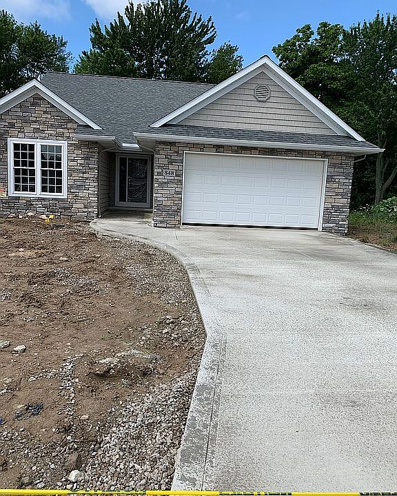 1st image of 848 N Falling Waters Blvd