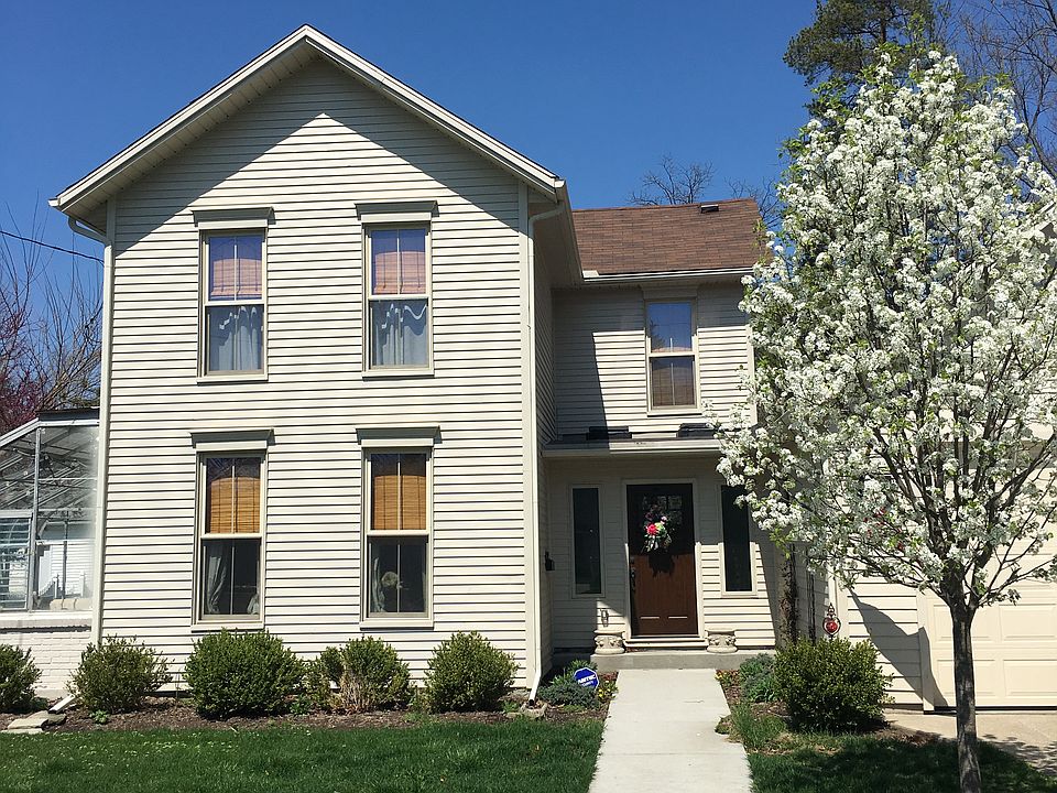 1st image of 215 W 5th St