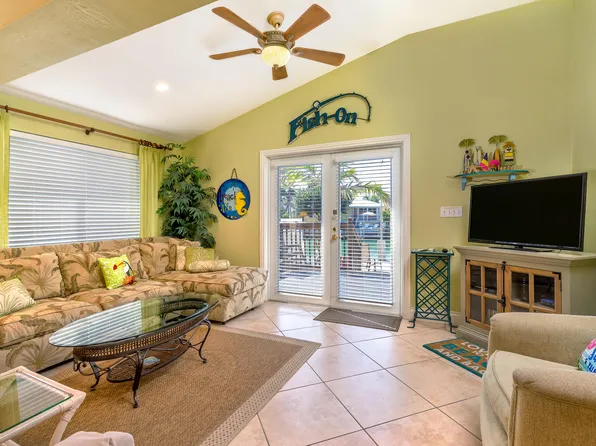 261 3rd St, Key Colony Beach, FL 33051