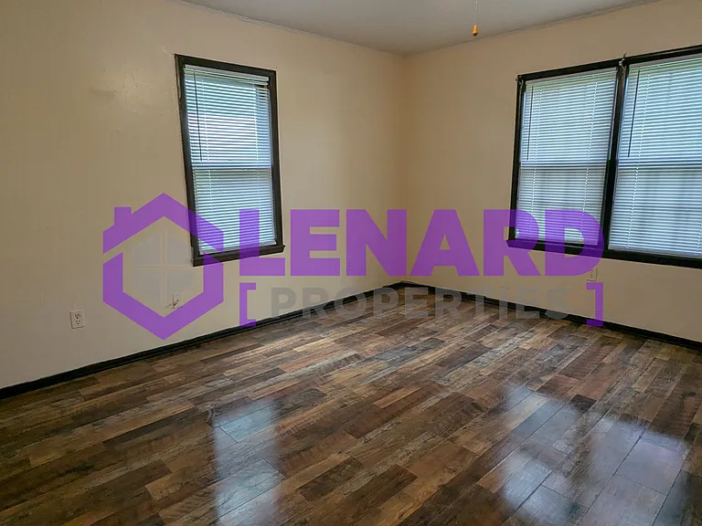 2123 N Taylor Ave — Photo 6