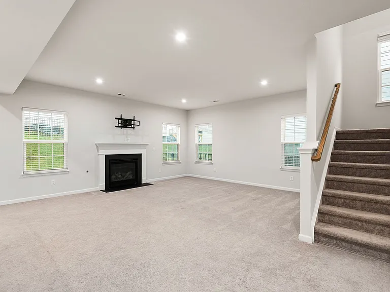815 Dean Dr — Photo 10