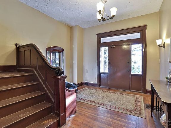 4th image of 2207 Burnet Ave APT 2