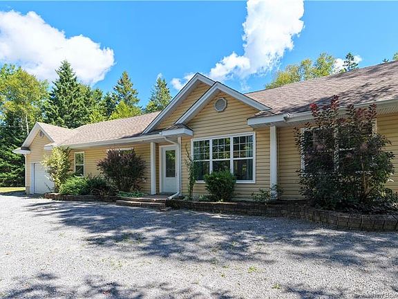 3rd image of 119 Elliot Rd