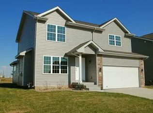 9585 Red Sunset Ct, West Des Moines, IA 50266