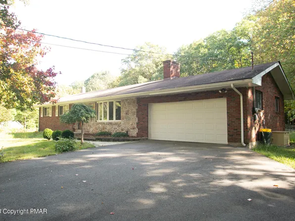 151 Lesoine Dr, Henryville, PA 18332