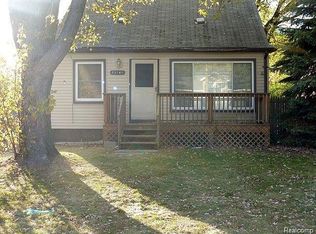 23141 Almira Rd, Southfield, MI 48033