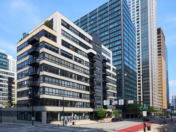 130 S Canal St APT 814, Chicago, IL 60606