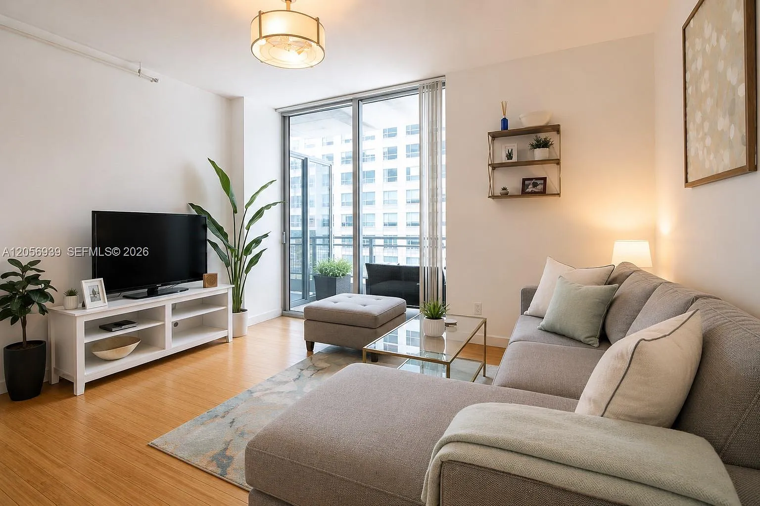 Neo Vertika Condo — Photo 4