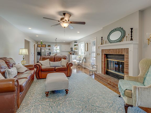 4th image of 7809 Aslan Ct
