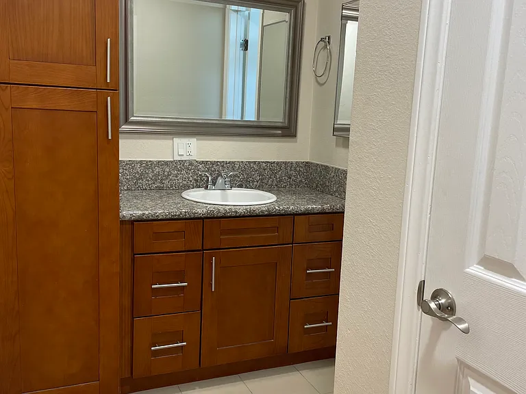 7261 Amigo Ave #10, Reseda, CA 91335 — Photo 10