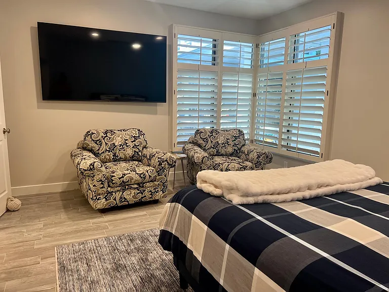 Large Bedroom