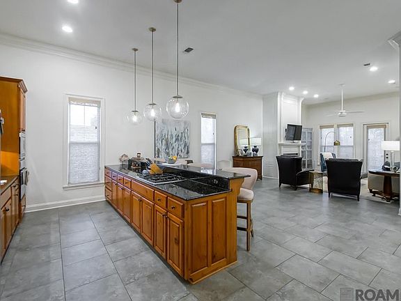 5th image of 4258 Bluebonnet Rd