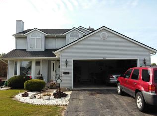 403 Berkshire Dr, Saline, MI 48176
