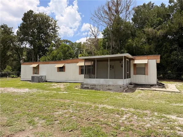 8582 W Admiral Byrd Ln, Crystal River, FL 34429