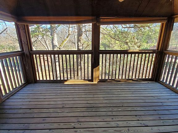 Privacy and room for dining