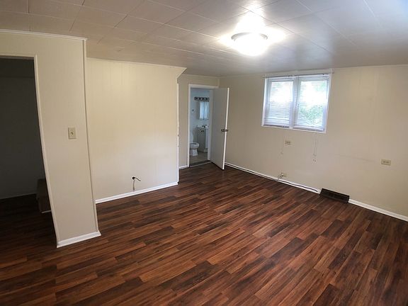 4th image of 250 Park Ave #1