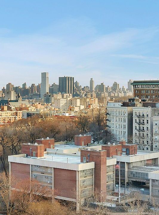 1st image of 70 La Salle St APT 16E