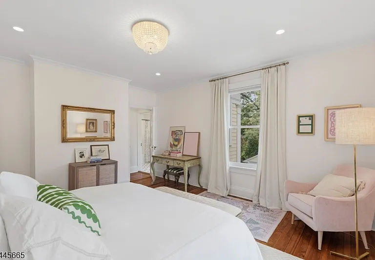 40 Oakwood Ave — Photo 18