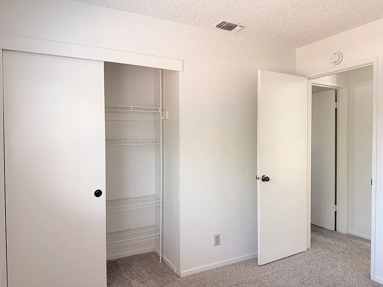 950 Spyglass Ct — Photo 6
