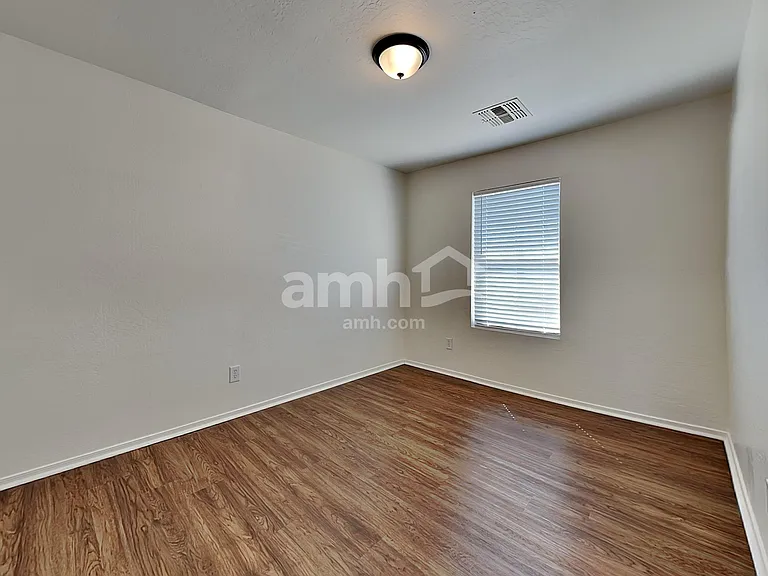 2653 S 89th Dr — Photo 15