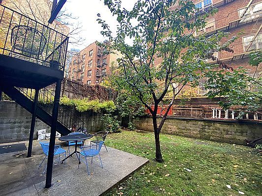 1st image of 334 E 55th St APT 1