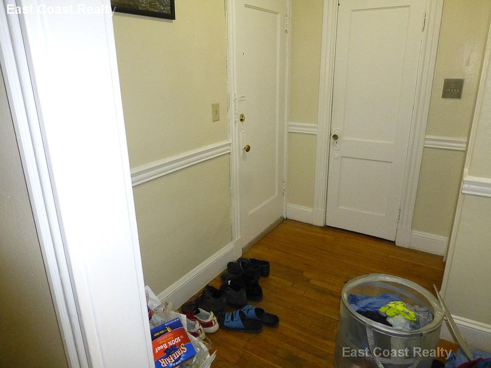2nd image of 368 Riverway #155A