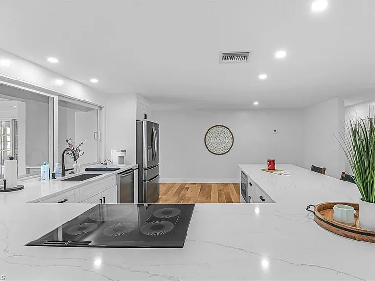 1823 Hurricane Harbor Ln — Photo 10