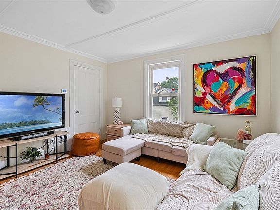3rd image of 11 Glendale St #2