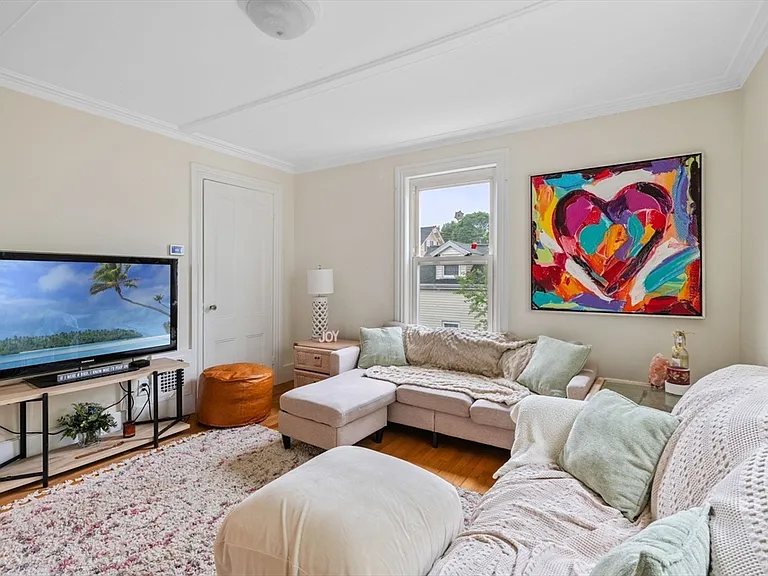 11 Glendale St #2 — Photo 3