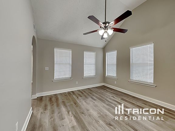 3rd image of 5085 Towne Park Dr