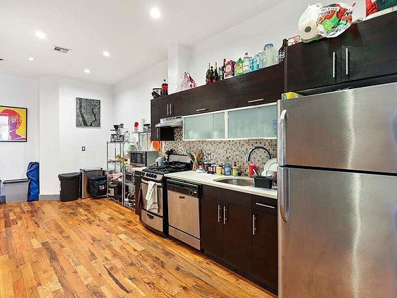 3rd image of 65 Huron St APT 1F