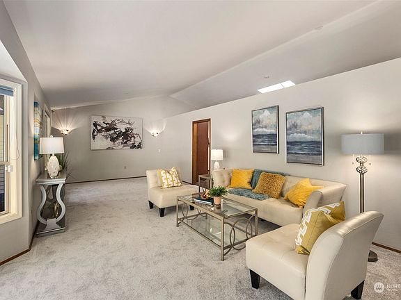 4th image of 20208 NE 160th Street
