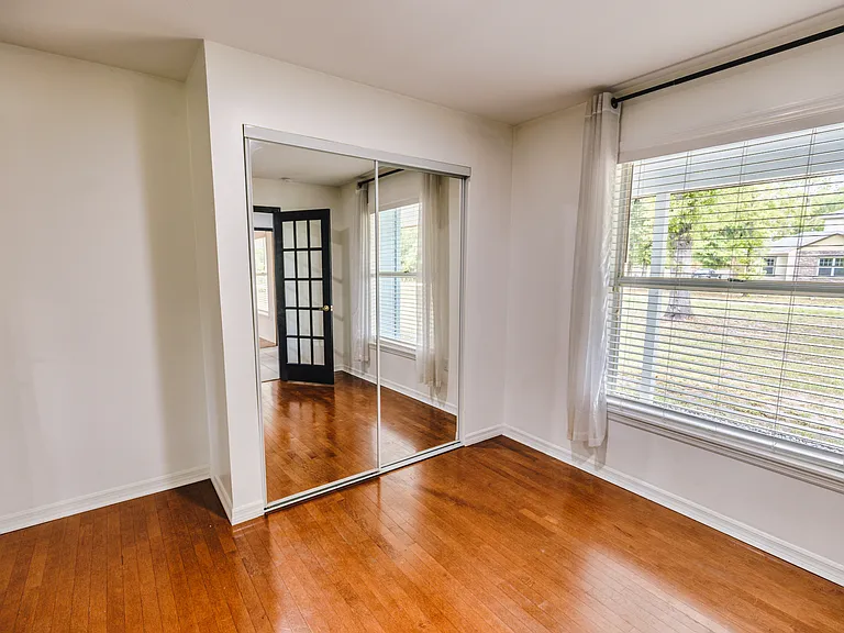 2119 Shady Oaks Dr — Photo 33