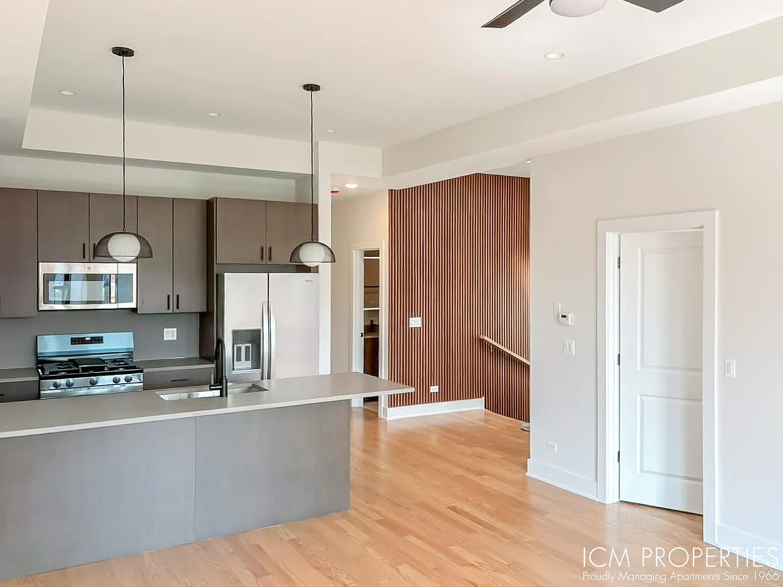 3 bed, 2.5 bath, 1150 sqft, $4,550 — Photo 1