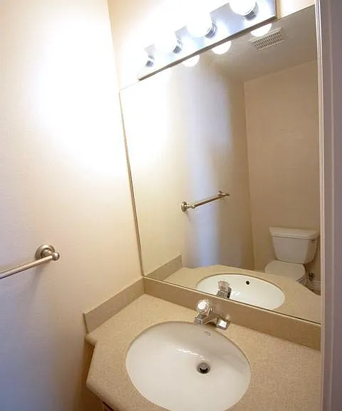272 W 400 N — Photo 5