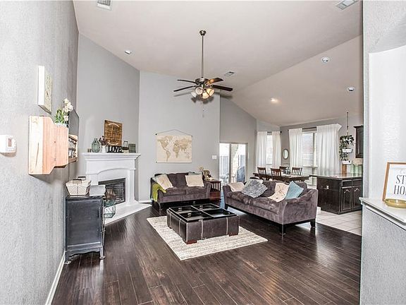 5th image of 1404 Zanna Grace Way