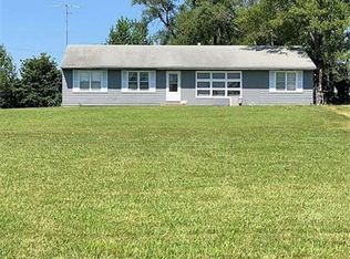 148 SW 93rd St #1, Wakarusa, KS 66546