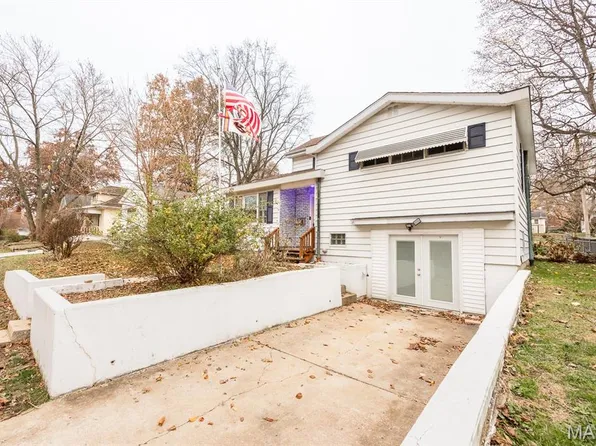 704 Wabash Ave, Belleville, IL 62220