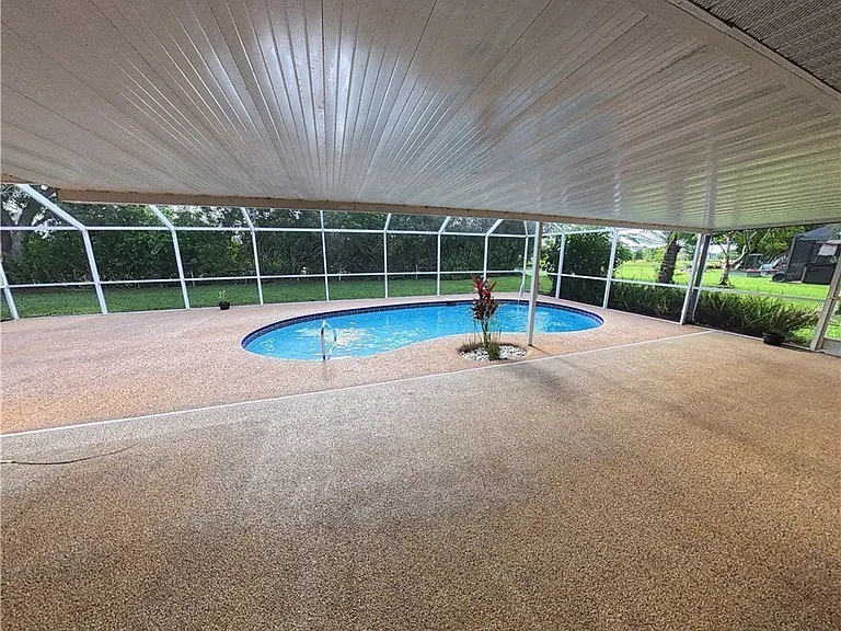 546 Whispering Wind Bnd — Photo 3