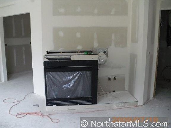 3rd image of 916 Fairfield Place