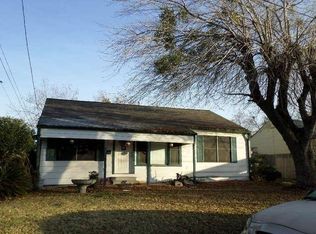 119 E 3rd St, Deer Park, TX 77536