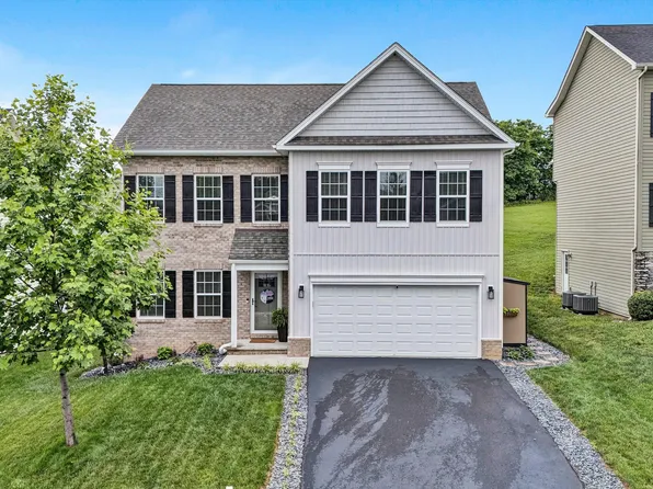 2010 Lawson Ln, Vinton, VA 24179