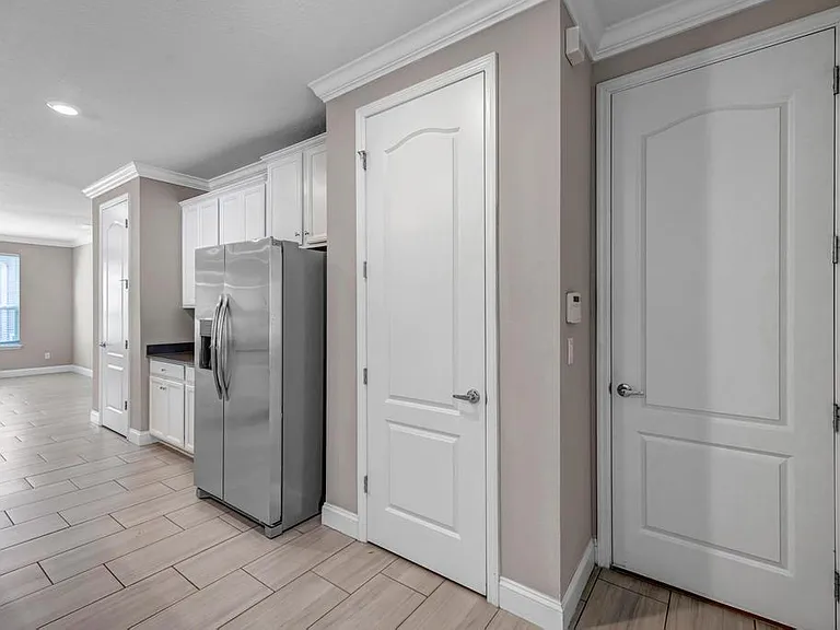 275 Renwick Pkwy — Photo 52