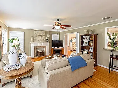 428 Monrovia St — Photo 3