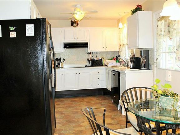 5th image of 626A Huntington Dr
